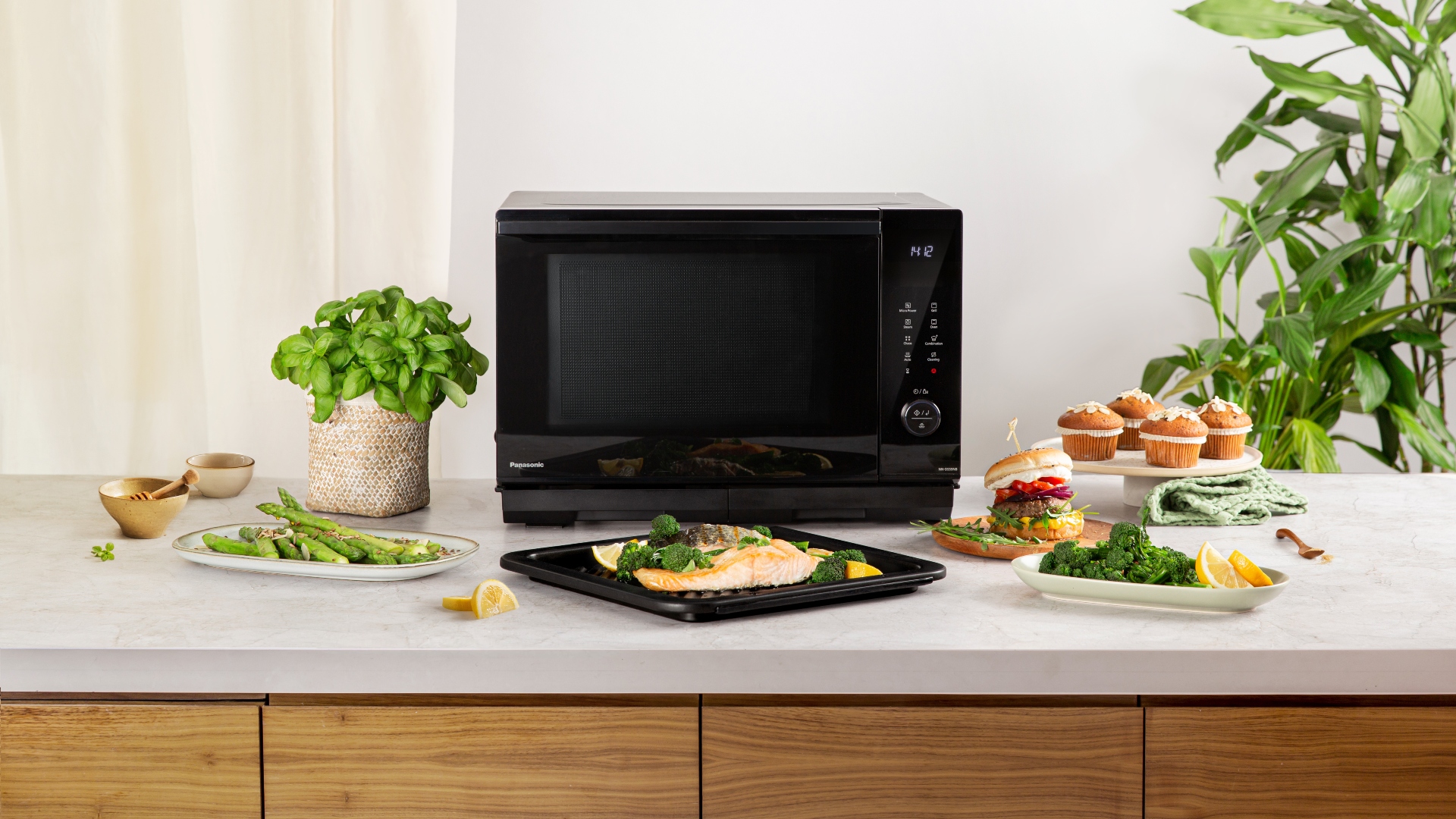 Tested by robots: Healthy new Panasonic 4-in-1 steam combi oven